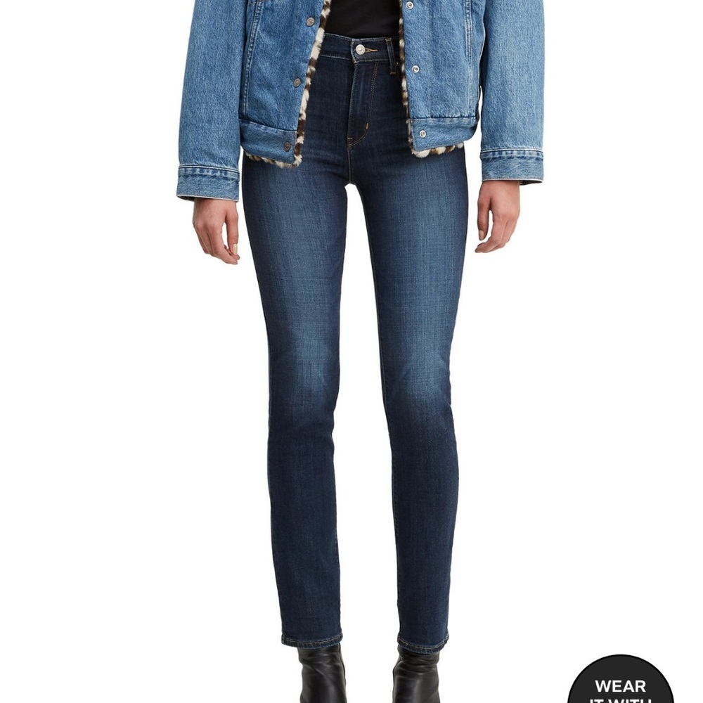 Levi’s 724 Straight Leg Jeans in Short Length